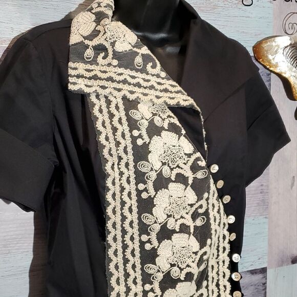 Finley Black Cream Floral Lace Button Up Blouse Sz S 923 - Picture 3 of 7